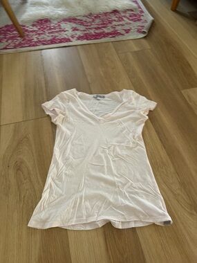 Forever 21 Light Pink V-Neck Short Sleeve Tee